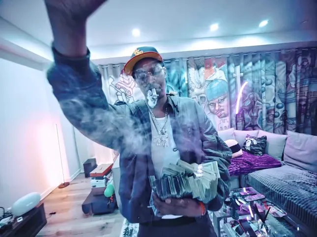 DC2Trill - Pullin Me Back
