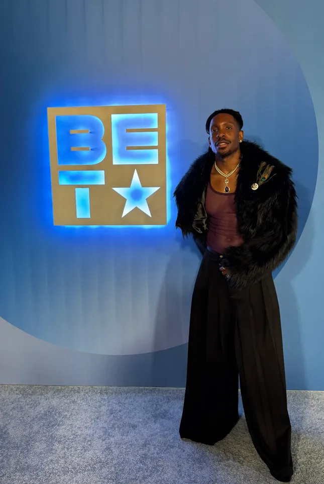 Carpet Look for Interviewer @ the NAACP Awards