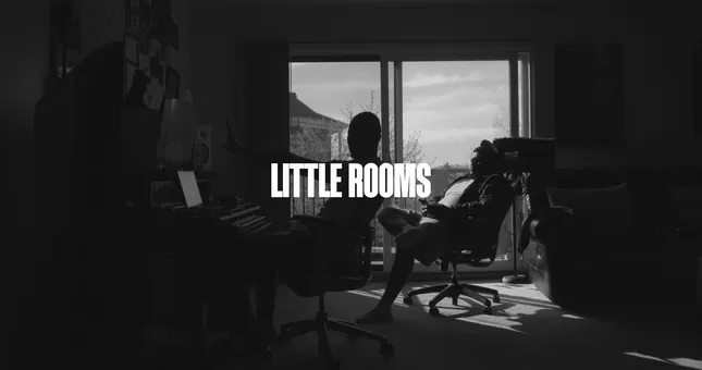 LITTLE ROOMS - SHORT