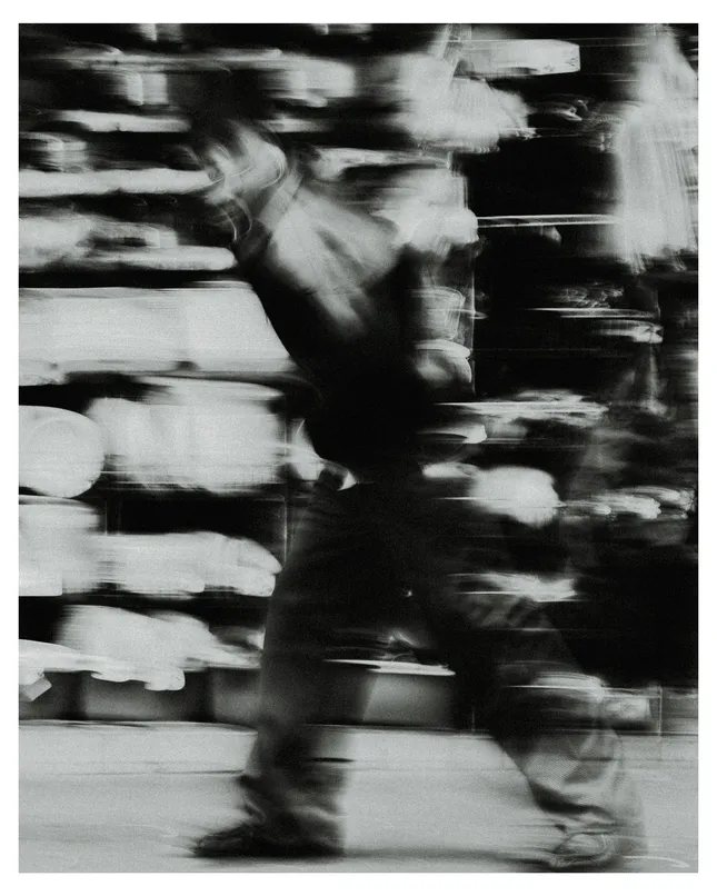 Blurr & White