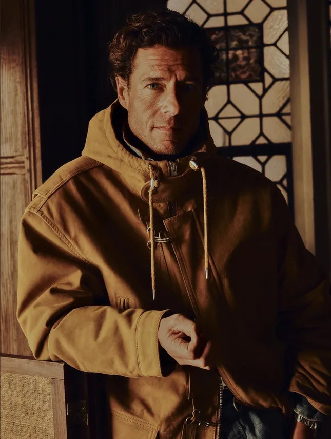 Banana Republic - The Explorers Club