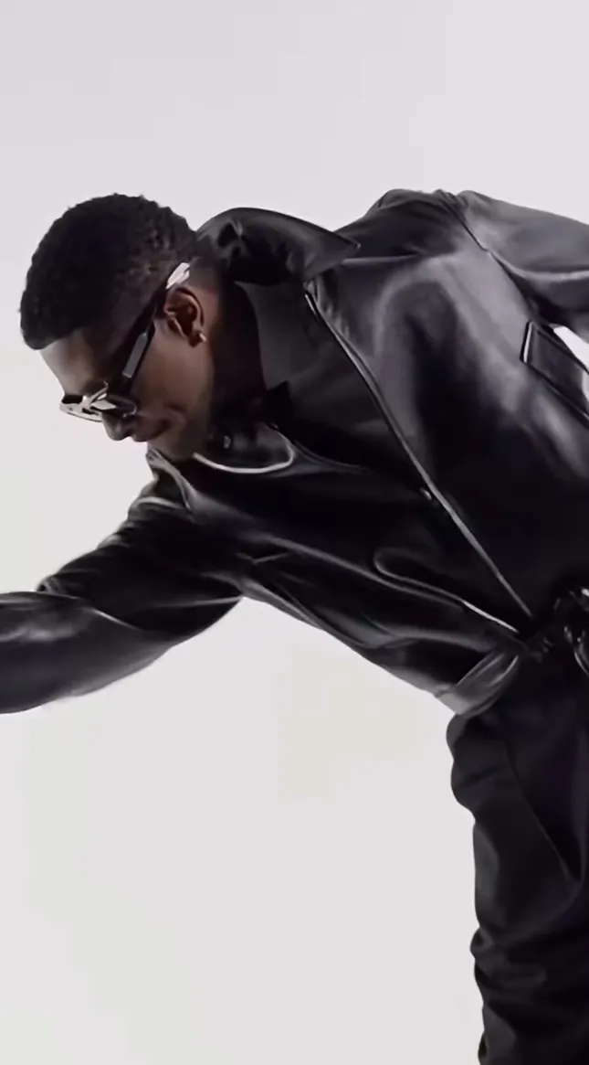 Usher R&B tour visuals