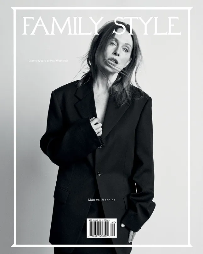FAMILY STYLE x Julianne Moore