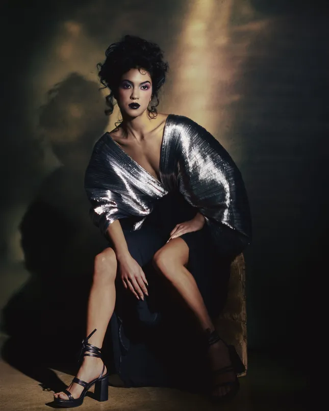 Amber Light / Editorial