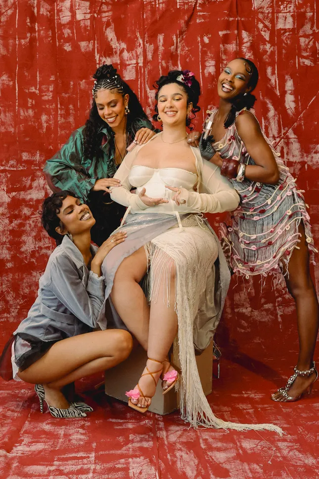 Fenty Beauty POWER PLAY Photos