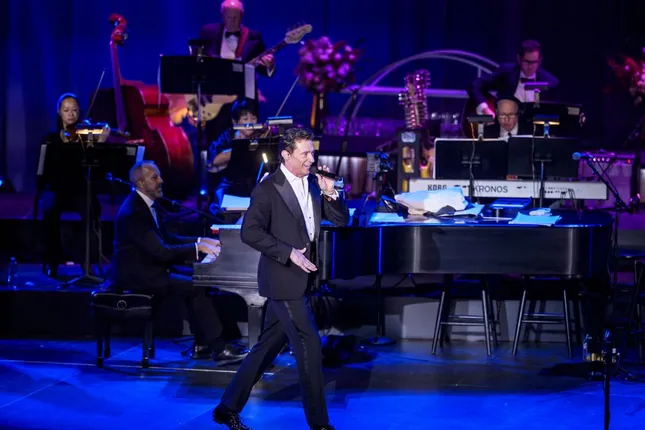 Segerstrom Center's 2025 Candlelight Concert