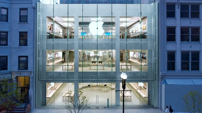 Visual Merchandising // Apple