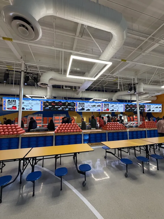 Nike Snkrs Cafeteria