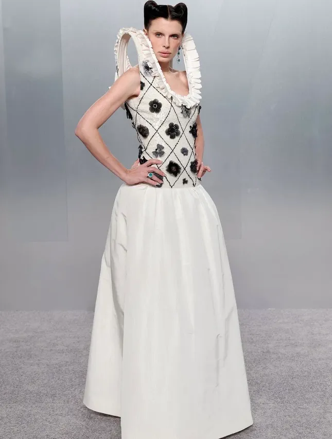 Julia Fox Vanity Fair Oscars Party