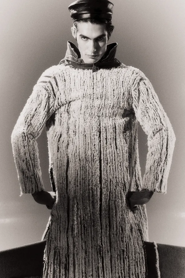 NOIR Magazine - Fashion Editorial