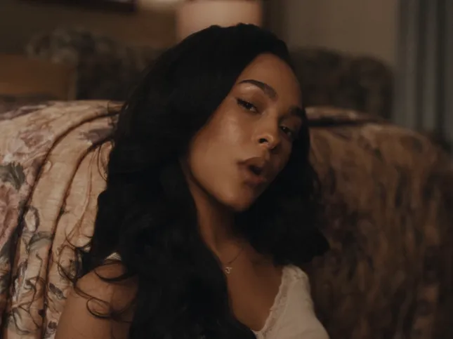 Olivia Simone - eyes on me