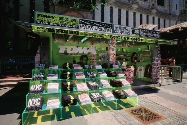 Nike TOMA NYC Finals - Night Market Graphics