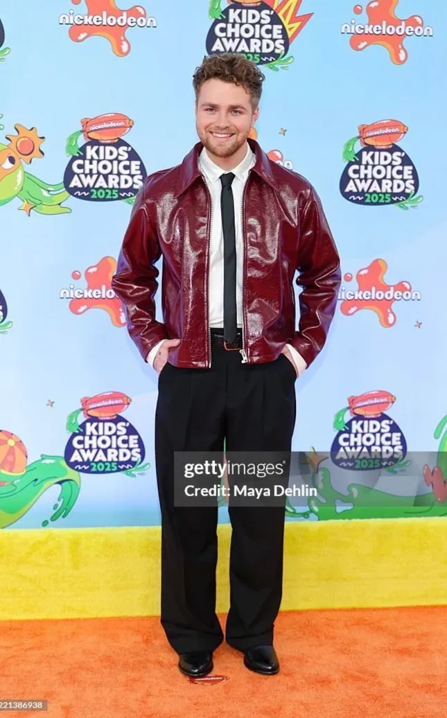 Alex Warren - Kids Choice Awards 2025