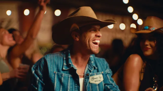 Two Friends, Dustin Lynch, Jessica Baio - Save A Little Love