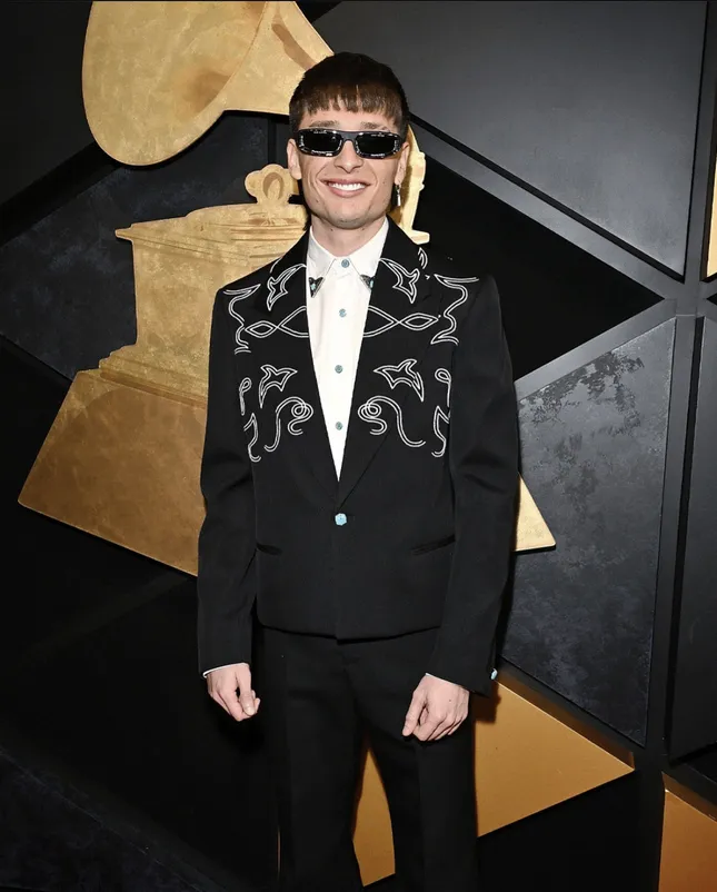 PESO PLUMA GRAMMYS 2024
