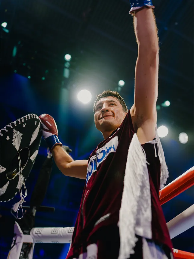 Golden Boy Promotions - Roach Jr vs. Zepeda