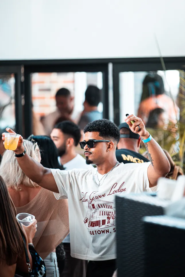 Cafe Grooves Photos