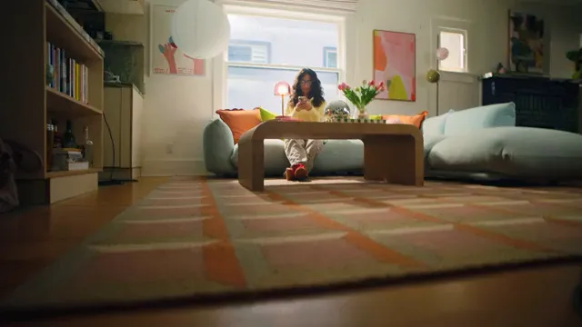 IT Girl Commercial - Plank+Beam Furniture