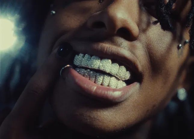 "Don't Cry" Music Video