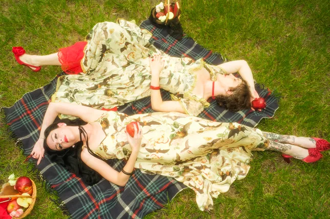 Apple Sisters