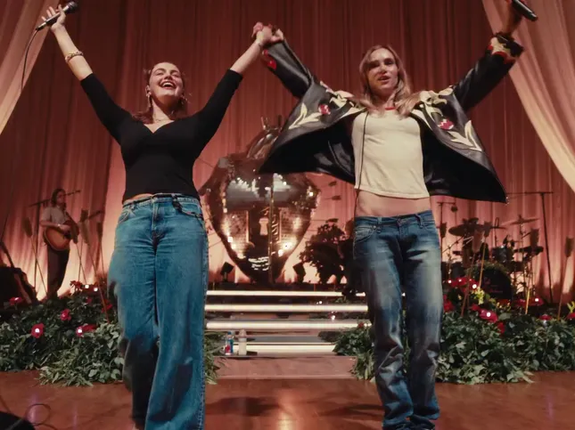 Suki Waterhouse x Off Campus Cast Recap