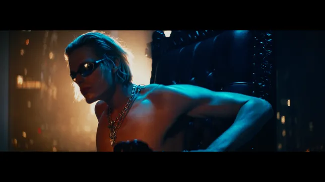 "Smoke" Reign Music Video