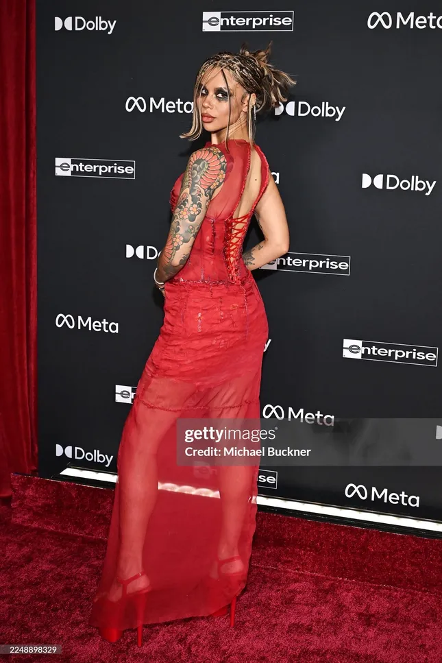 SNITCHERY RED CARPET