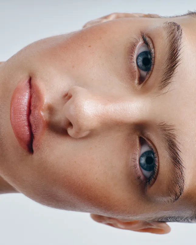 L’Officiel Editorial