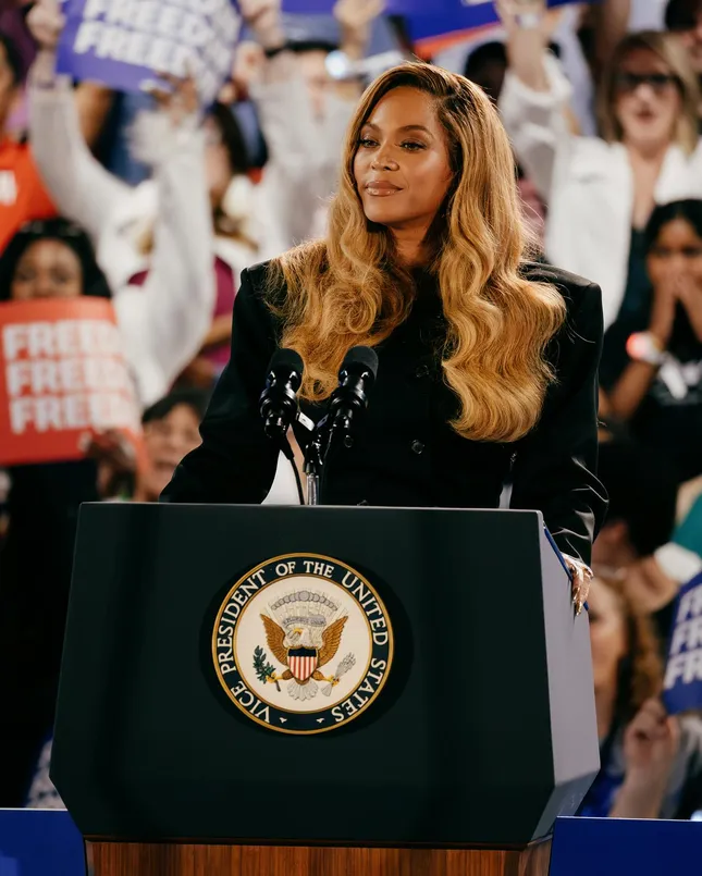 Kamala Harris Houston Rally | Beyoncé, Kelly Rowland, Jessica Alba & Willie Nelson