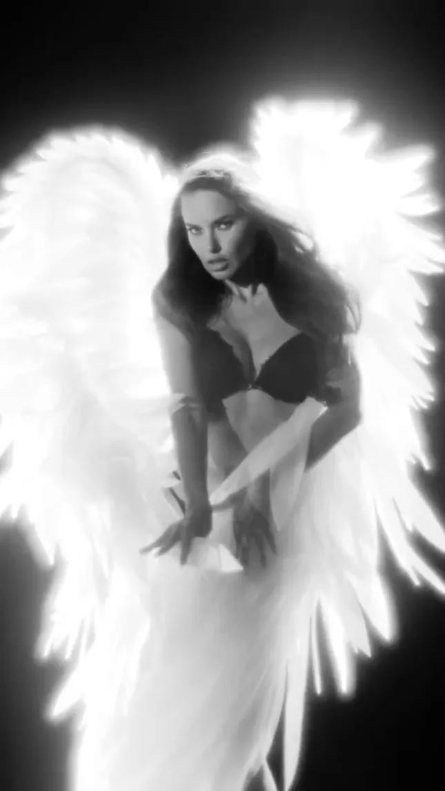 Victoria’s Secret “Here Come the Angels” Fashion Show Promo
