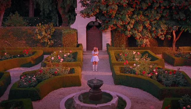 Isabel La Rosa - Hallucination