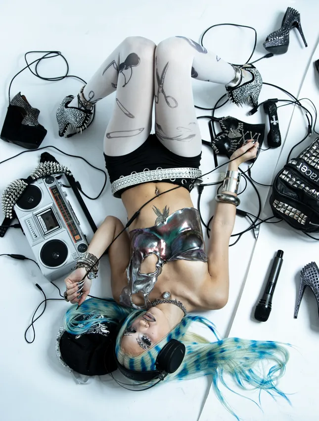 TECHNO GIRL (2026)