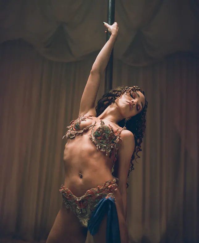 Practice : FKA twigs (Mini Doc)