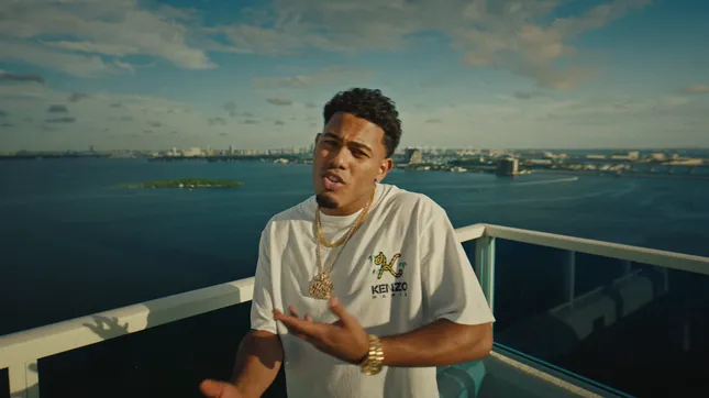 Myke Towers “Lo Logre”