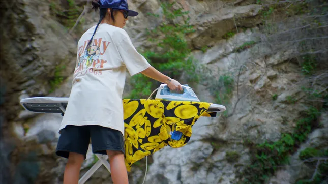 Market ‘EXTREME IRONING’