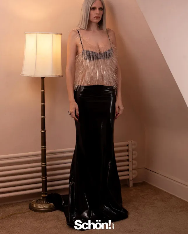 Julia Fox | Schön! Magazine