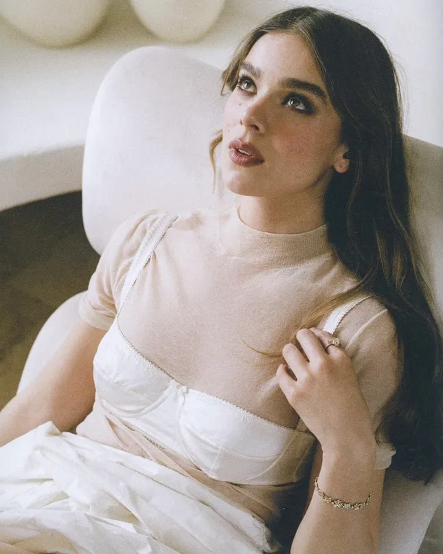 LATERALS Magazine : Hailee Steinfeld