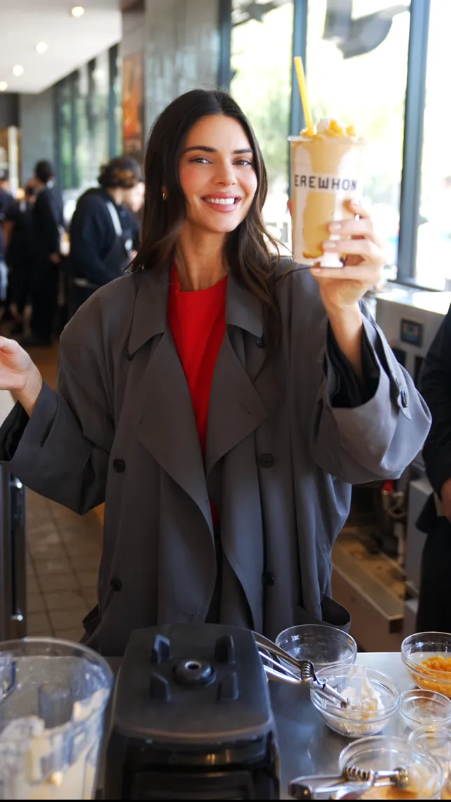 KENDALL JENNER - EREWHON